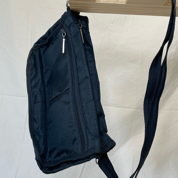 Smaller hand bag - Picture 4 of 4